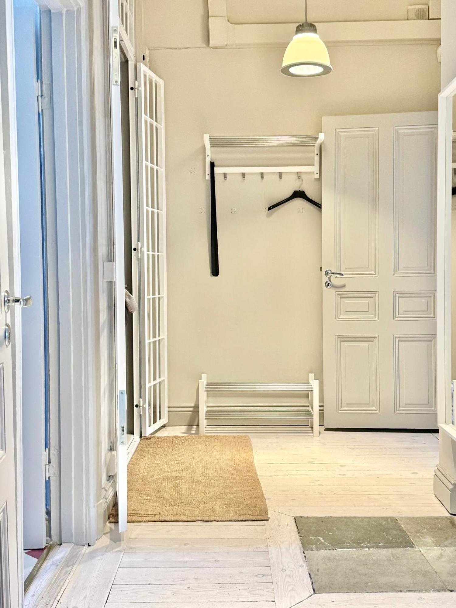Laegenhet Med Fantastiskt Laege Apartment Stockholm Bagian luar foto